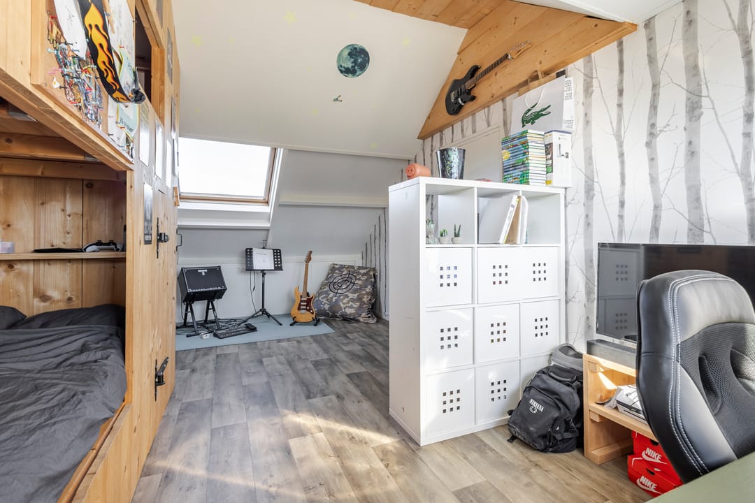Spacious Corner Home with Garage in Popular Vogelbuurt — 21