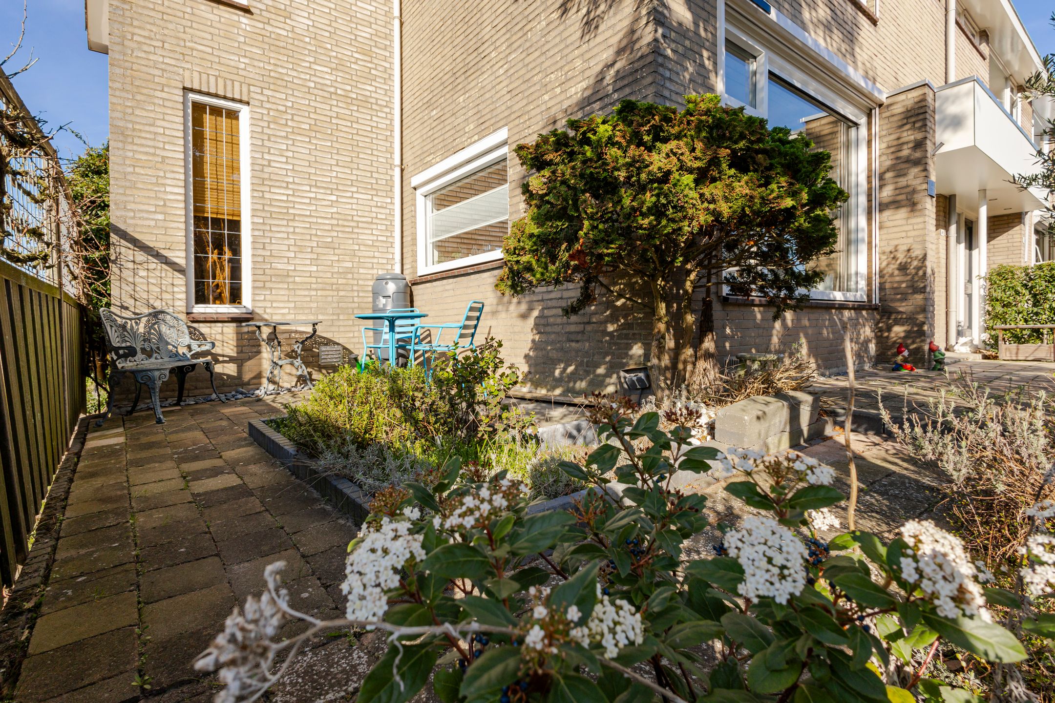 Spacious Corner Home with Garage in Popular Vogelbuurt — 26