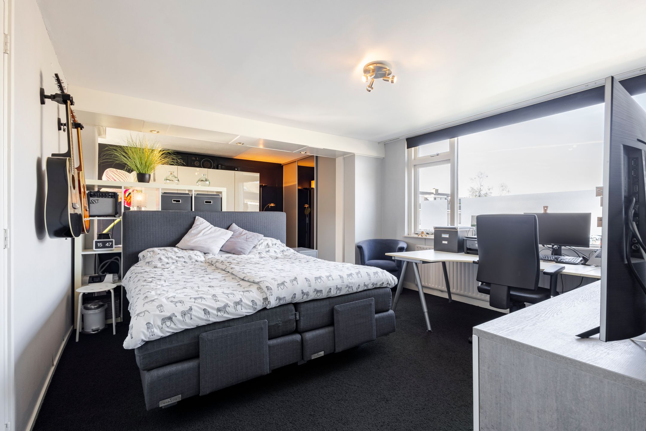 Spacious Corner Home with Garage in Popular Vogelbuurt — 14
