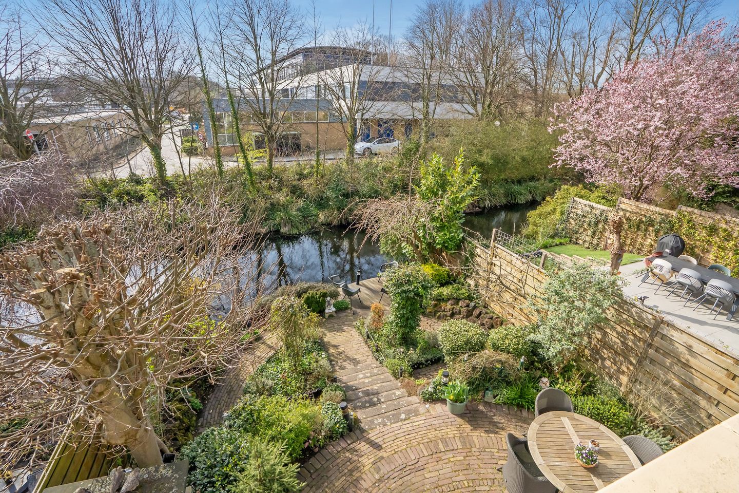 Foto 1 van Buitenklingen 53