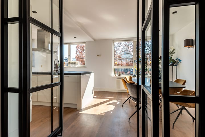 Photo 4 of Martinus Nijhoffstraat 43