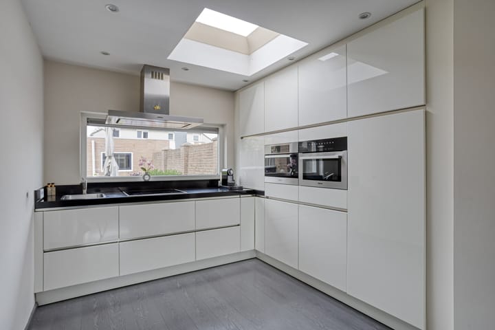 Foto 2 van Duiker 30