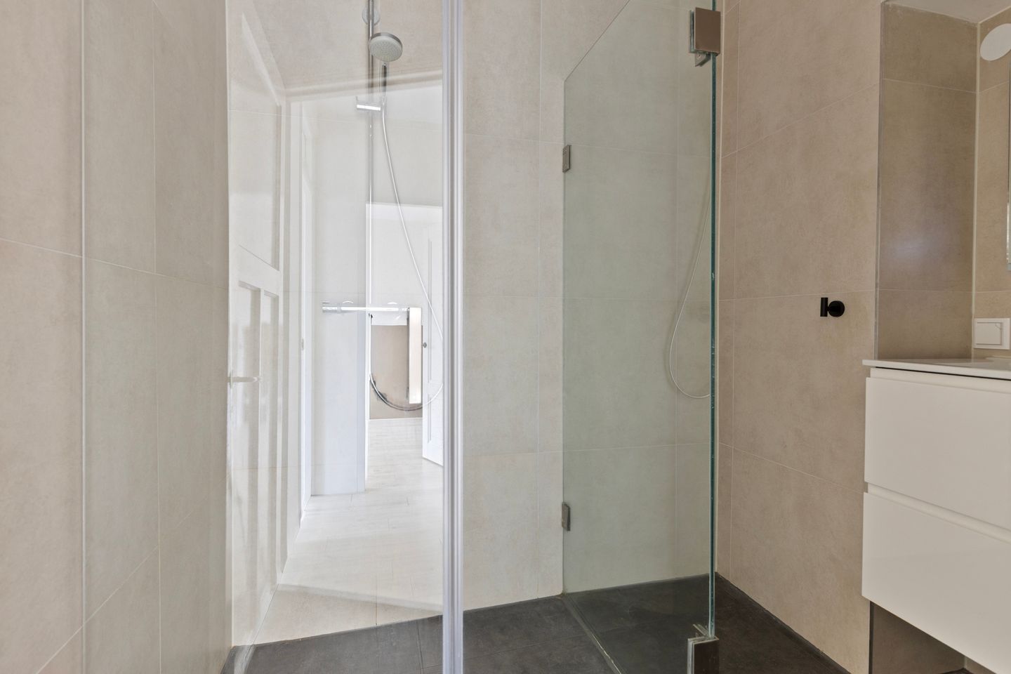 Photo 10 of Vreeswijkstraat 727