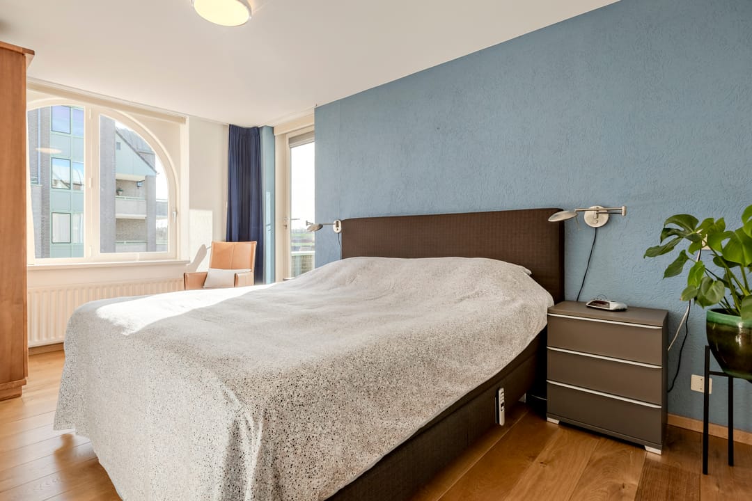 Spacious 4-room apartment with garage and terraces at Wilhelminakanaal — 22