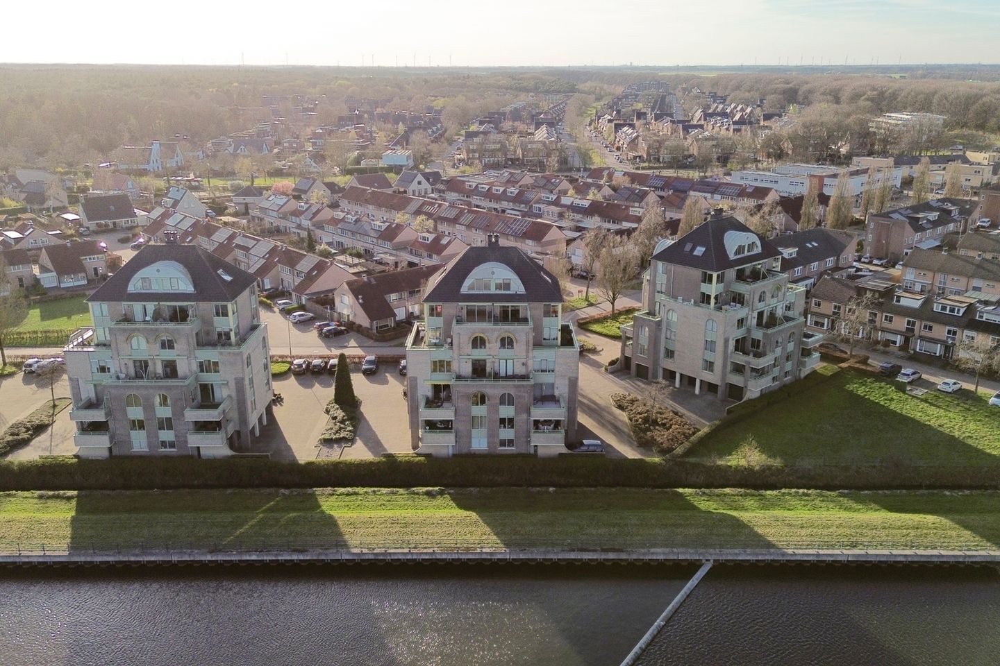 Spacious 4-room apartment with garage and terraces at Wilhelminakanaal — 34