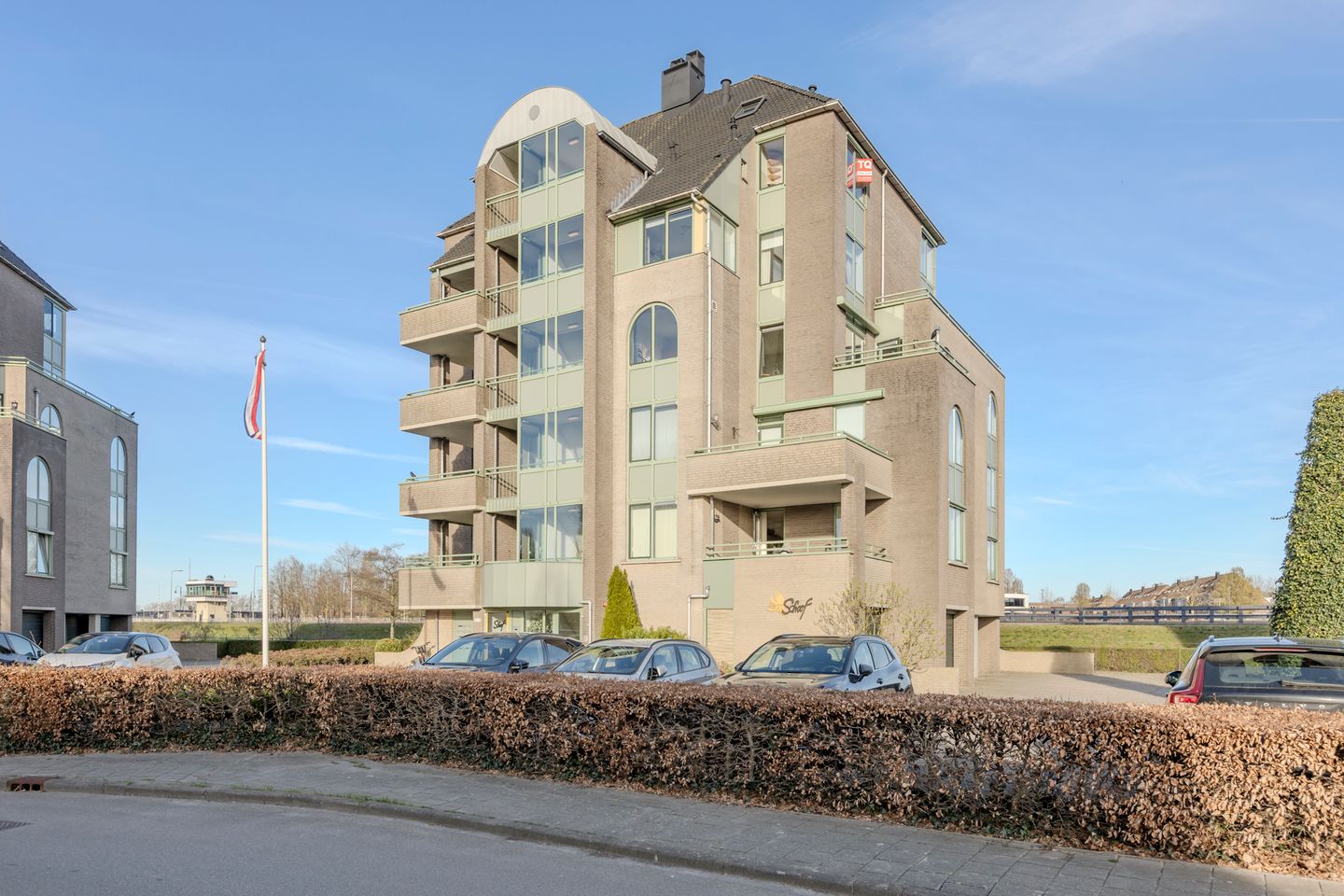 Spacious 4-room apartment with garage and terraces at Wilhelminakanaal — 43