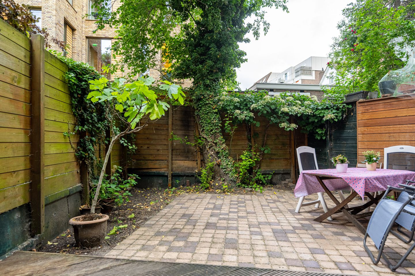 Historic semi-detached mansion with 9 bedrooms in Kralingen — 17