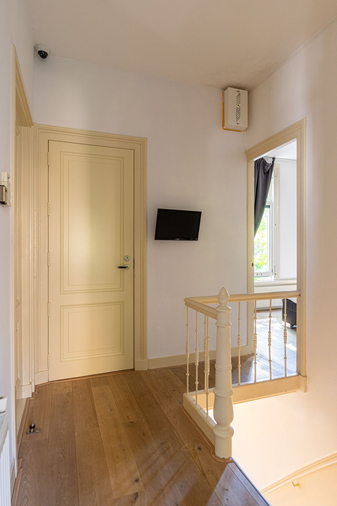 Historic semi-detached mansion with 9 bedrooms in Kralingen — 24