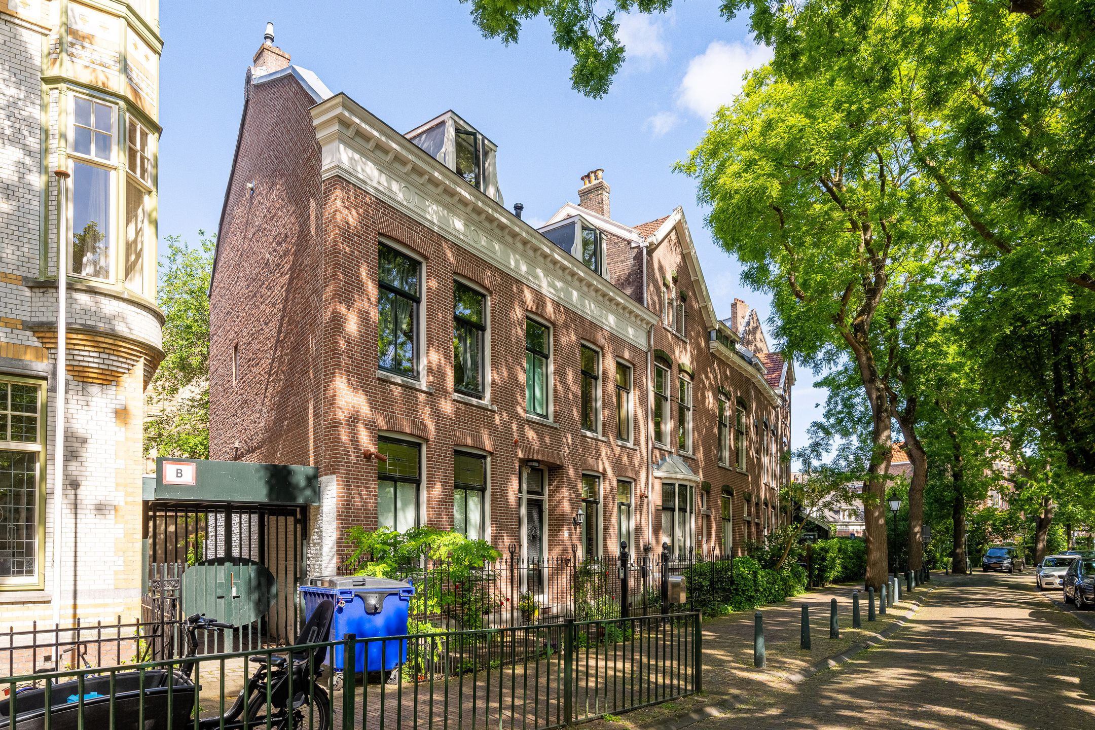 Historic semi-detached mansion with 9 bedrooms in Kralingen — 45