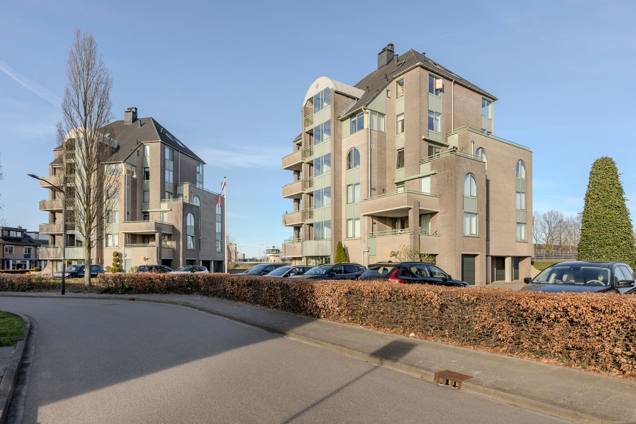 Spacious 4-room apartment with garage and terraces at Wilhelminakanaal — 38