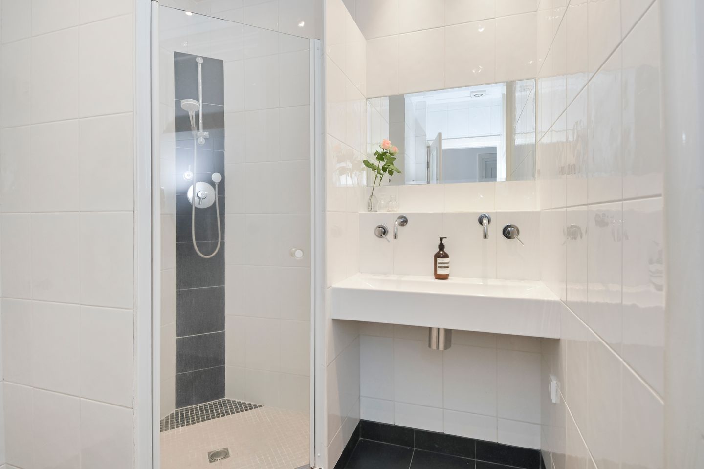 Foto 19 van Van Lansbergestraat 184