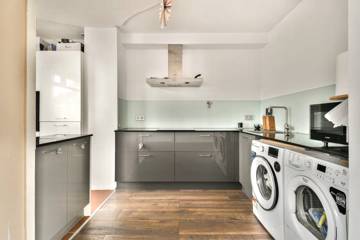 Hoekwoning te koop: Van der Helstplein 8, Maassluis