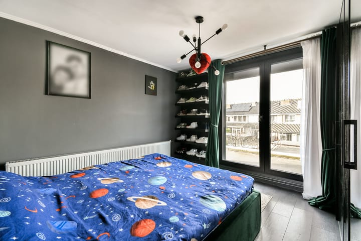 Hoekwoning te koop: Van der Helstplein 8, Maassluis
