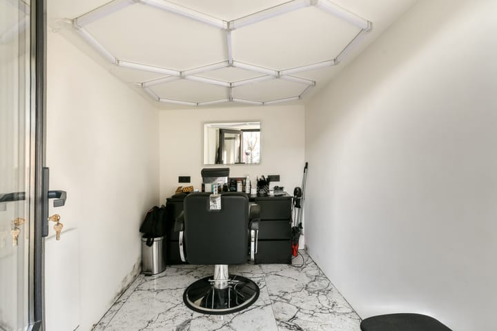 Hoekwoning te koop: Van der Helstplein 8, Maassluis