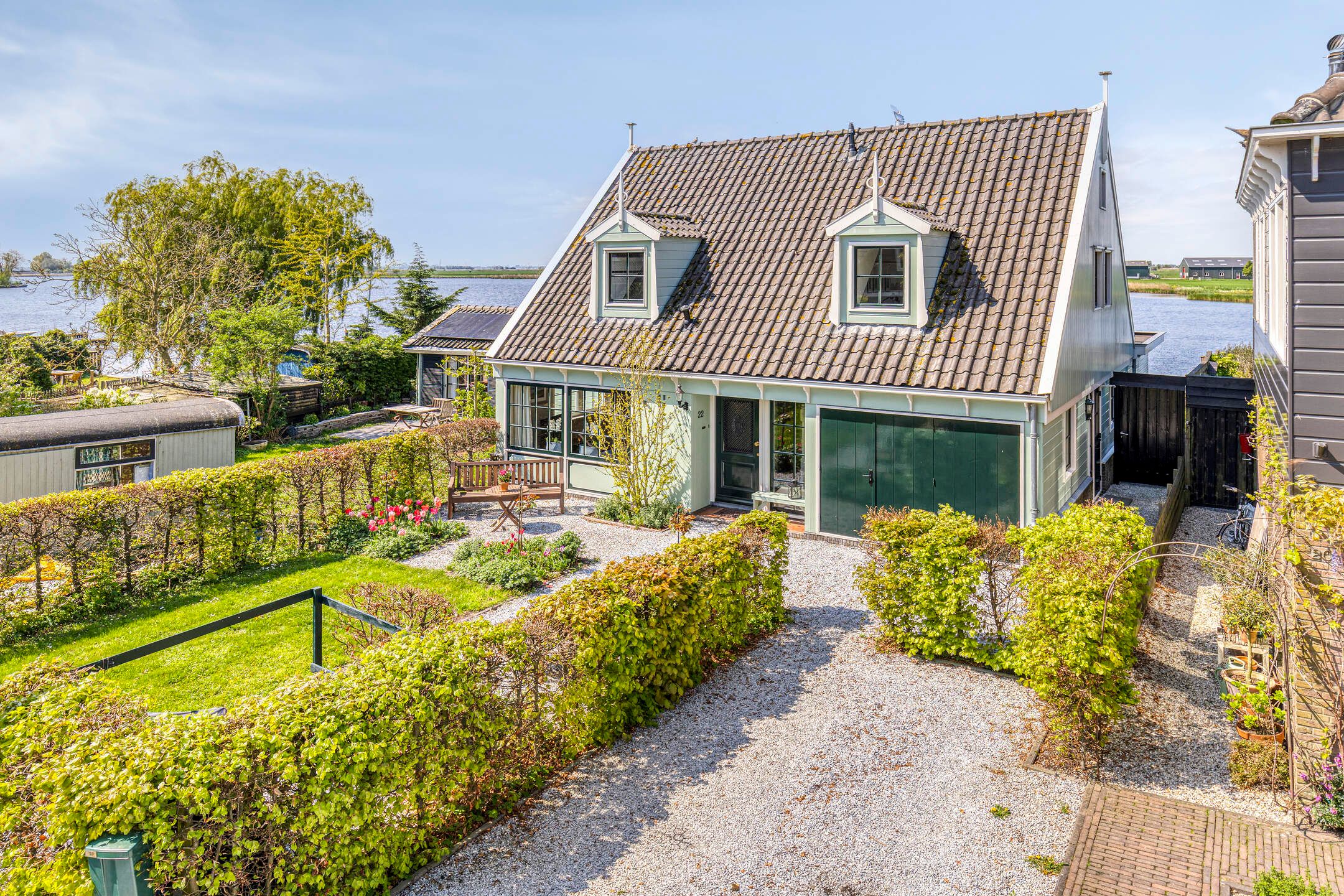 Foto 9 van Uitdammer Dorpsstraat 22