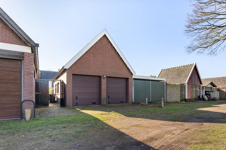 Photo 4 of Vanekerstraat 282