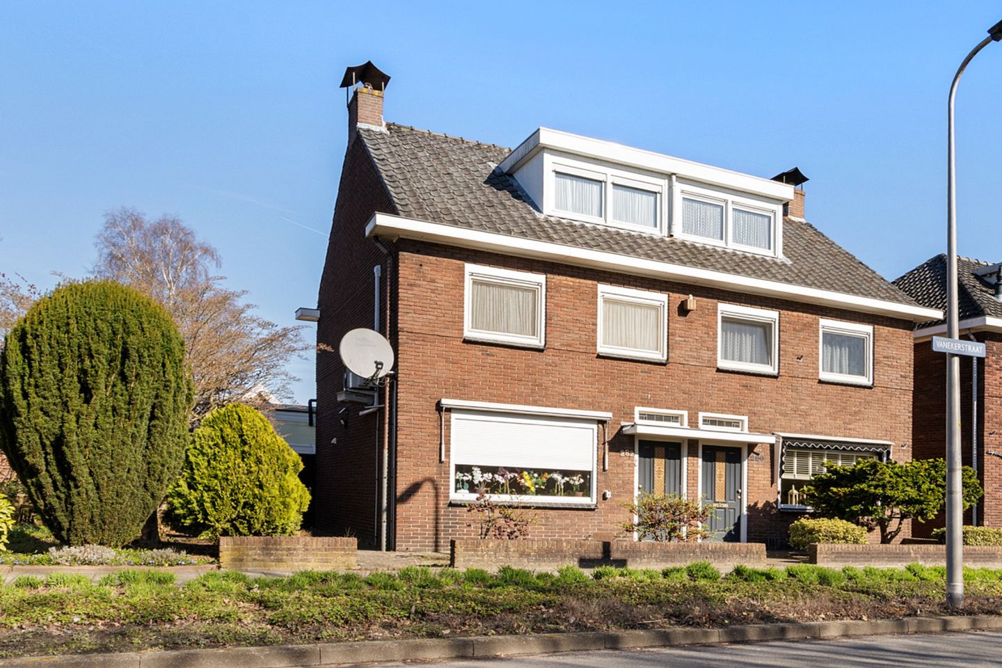 Photo 1 of Vanekerstraat 282