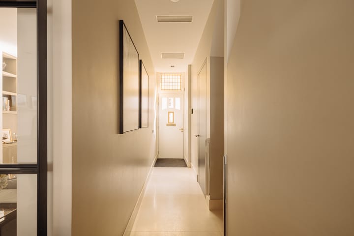 Photo 2 of Lomanstraat 20-H