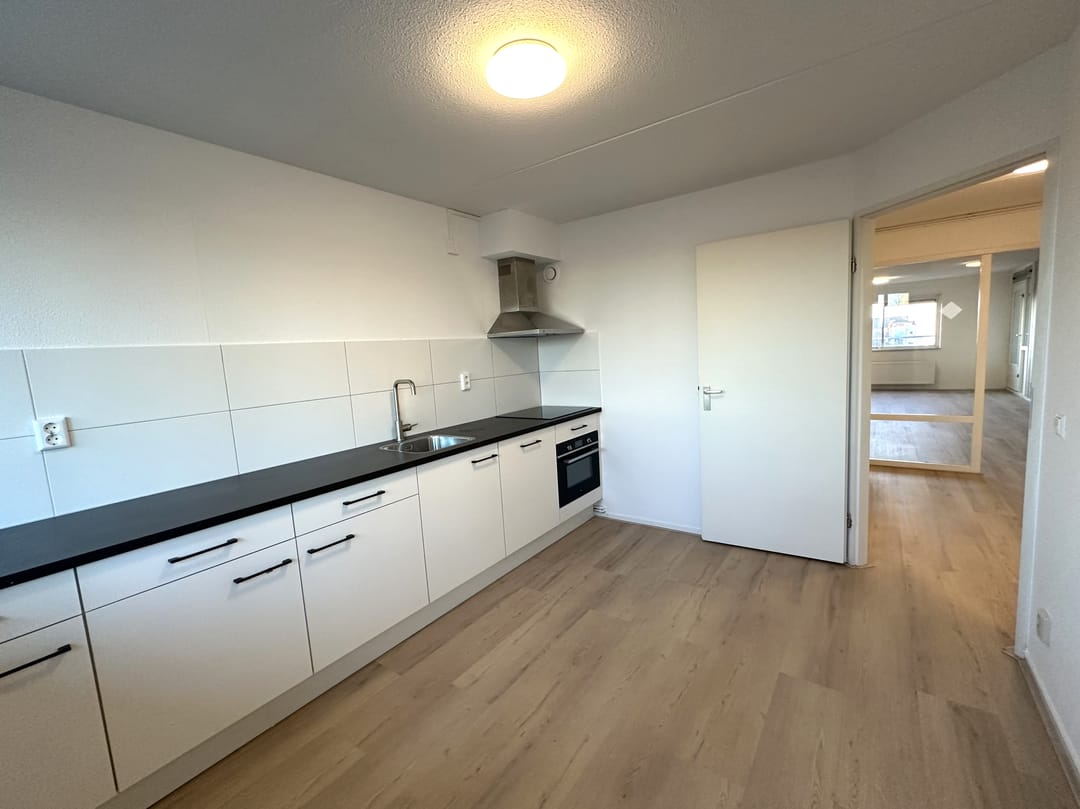 Photo 7 of Zuidplein 232