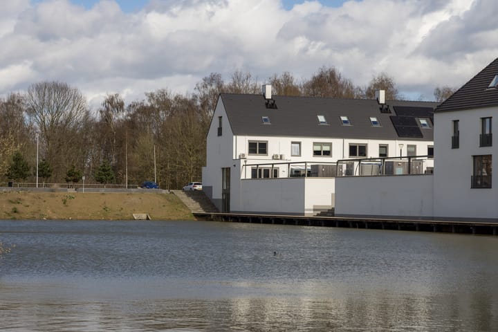 Waterfront 473 main image