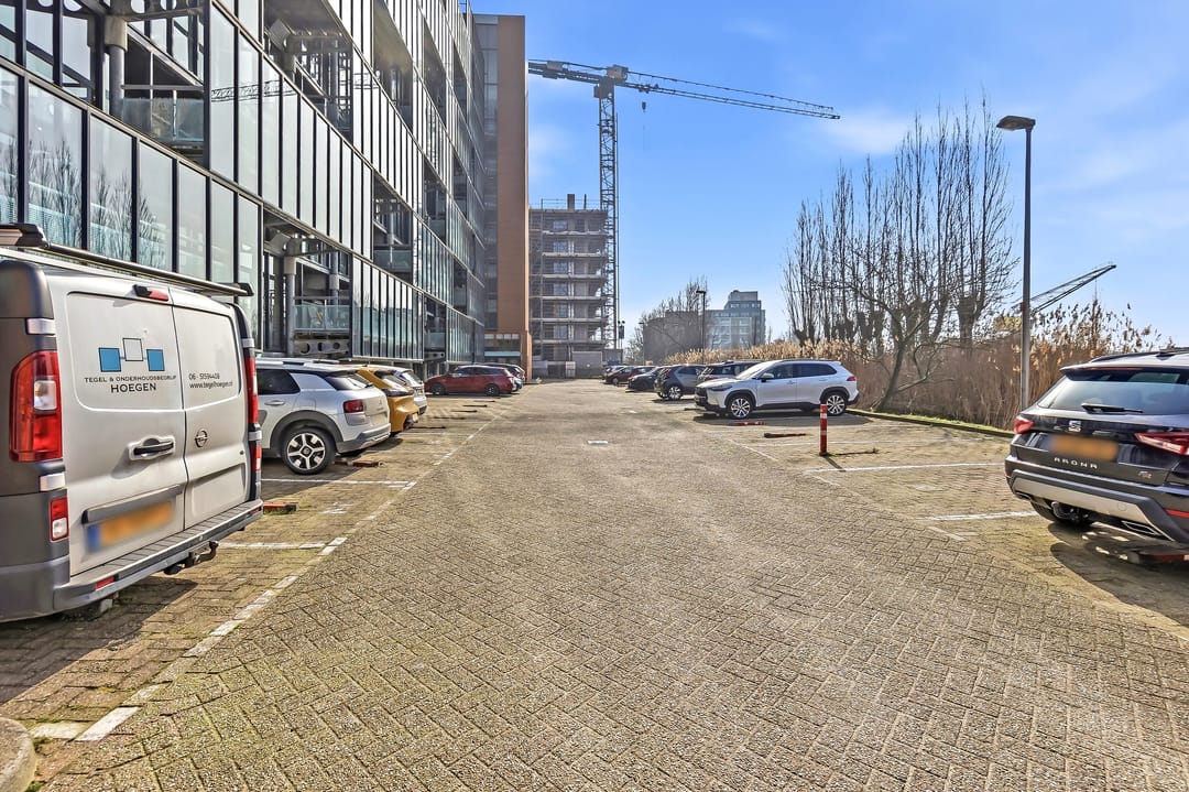 Photo 62 of Dokter Van Ledestraat 28