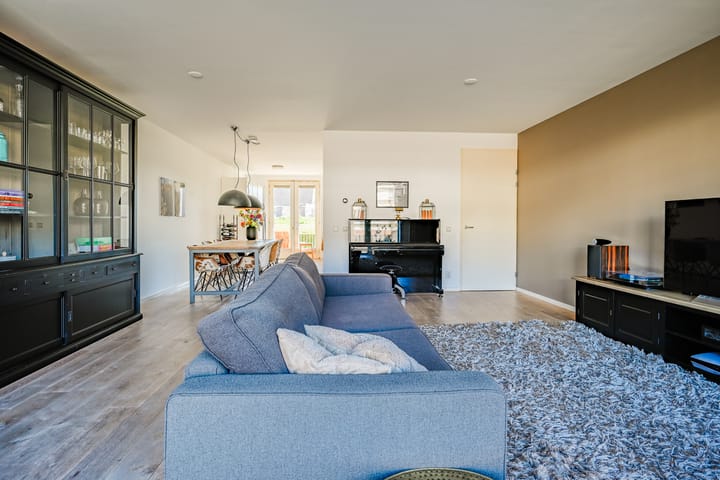 Photo 2 of Veersemeerstraat 39