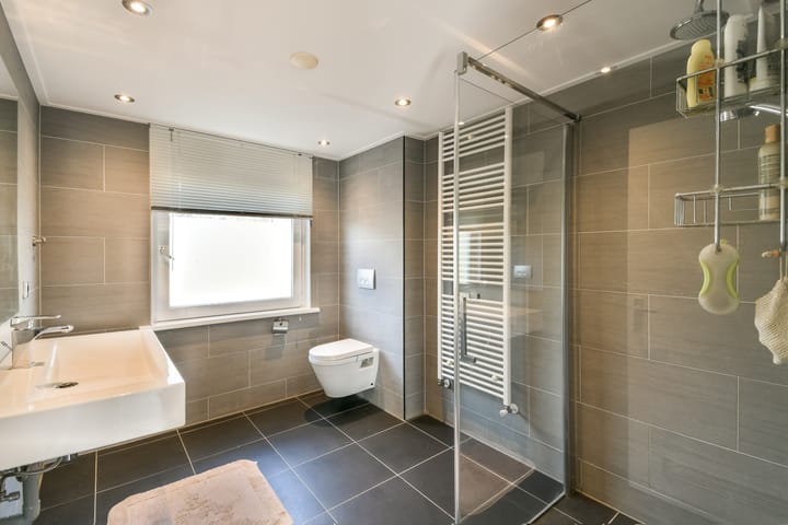 Photo 2 of Corneillestraat 32