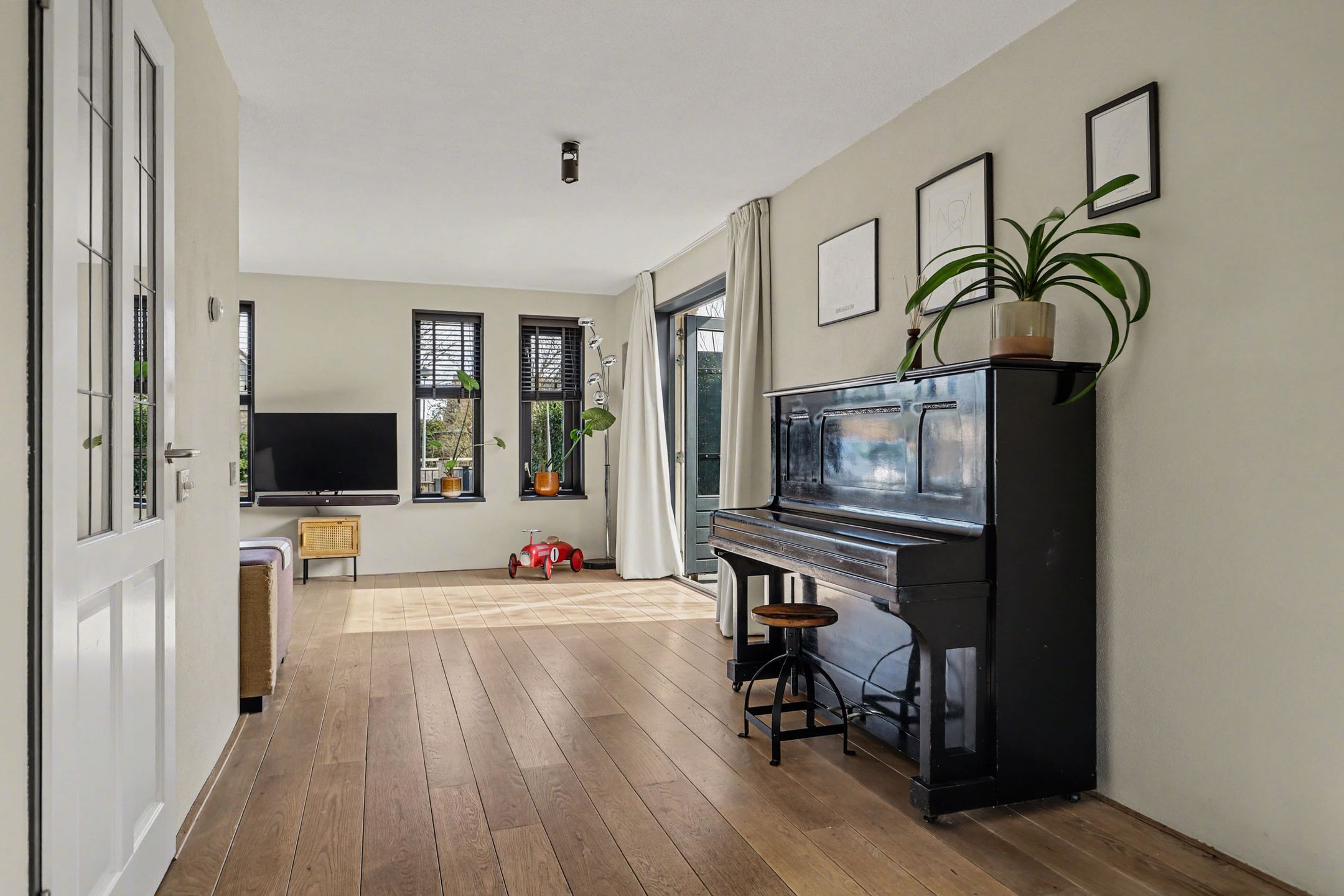 Photo 9 of J.J. Wernerstraat 33