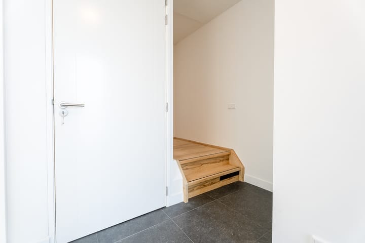 Photo 3 of Professor Gimbrèrelaan 10