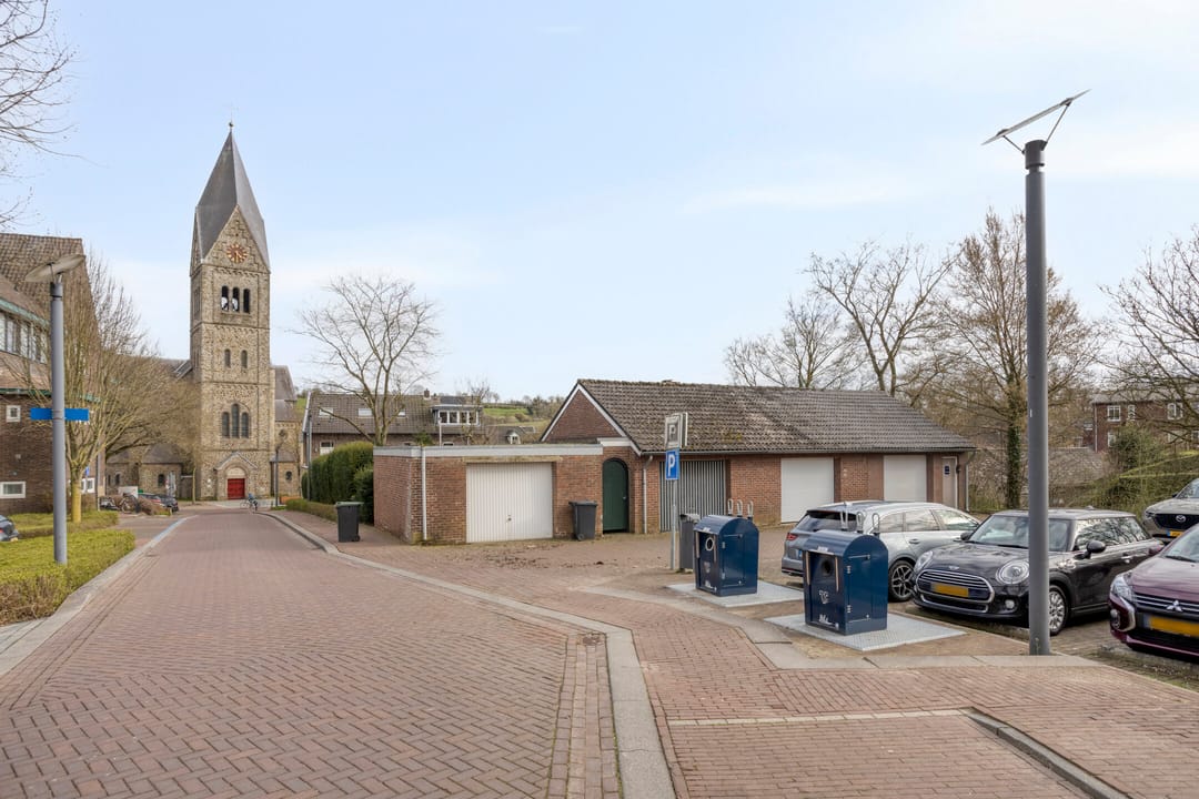 Photo 46 of Kapelaan Pendersplein 5