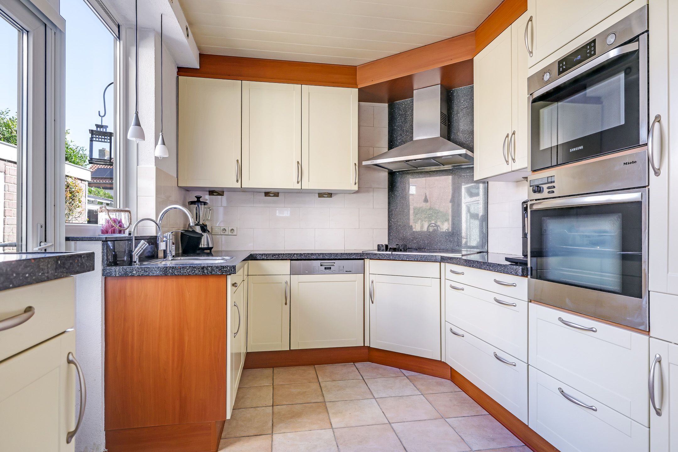Photo 24 of Fruithofstraat 16