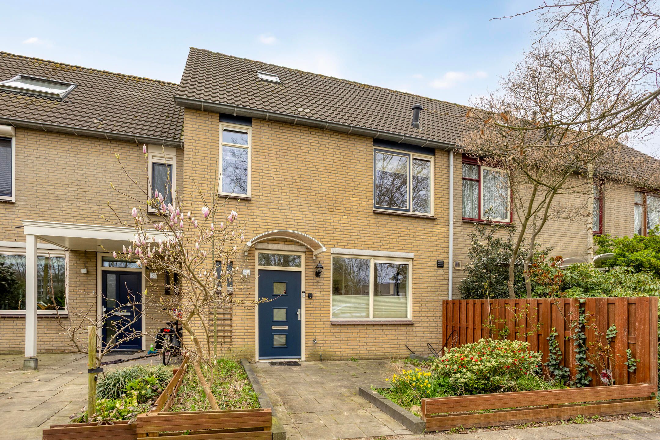 Idyllic terraced house in Amsterdam-Noord with bought-off ground lease — 35