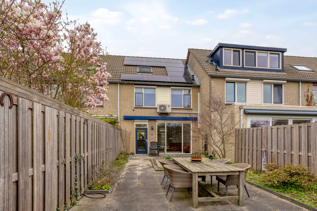 Idyllic terraced house in Amsterdam-Noord with bought-off ground lease — 33