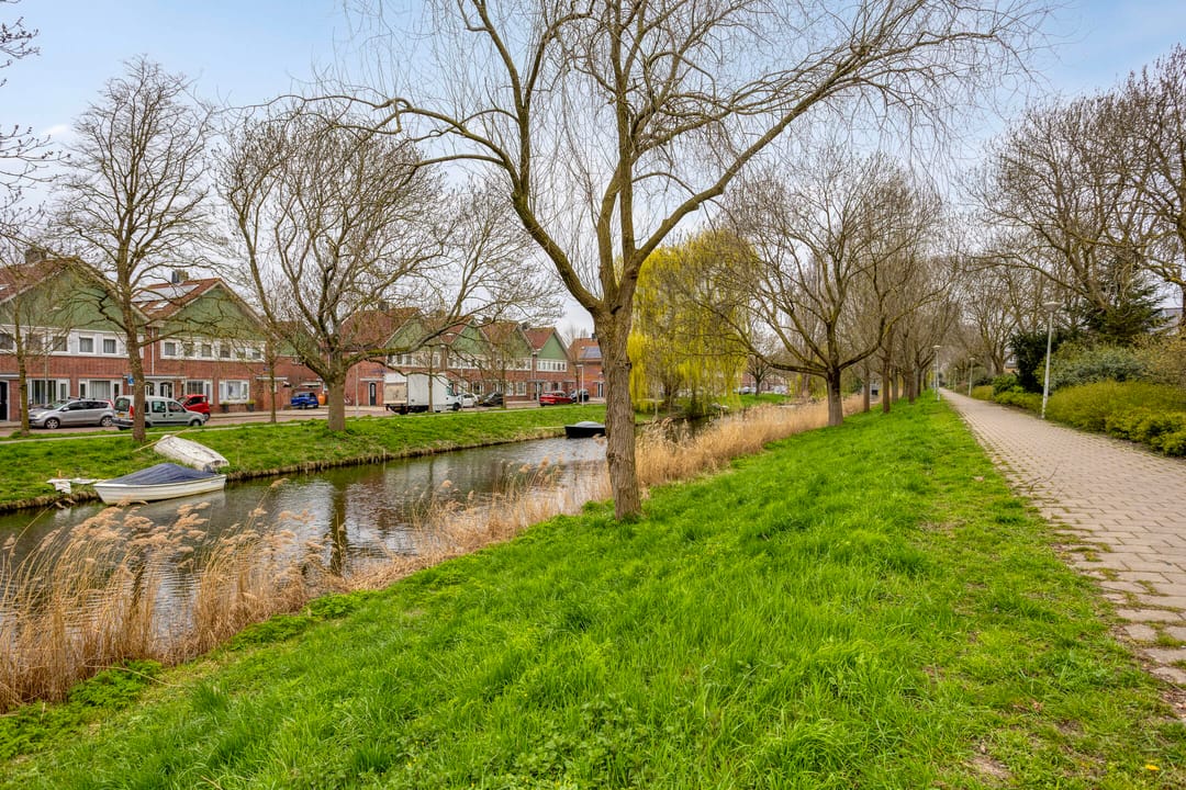 Idyllic terraced house in Amsterdam-Noord with bought-off ground lease — 38
