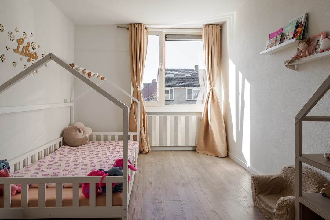 Photo 17 of E. du Perronstraat 3