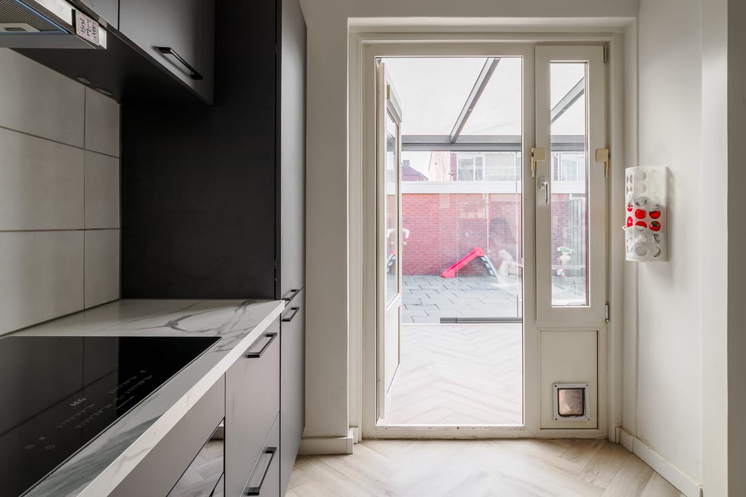 Photo 13 of E. du Perronstraat 3