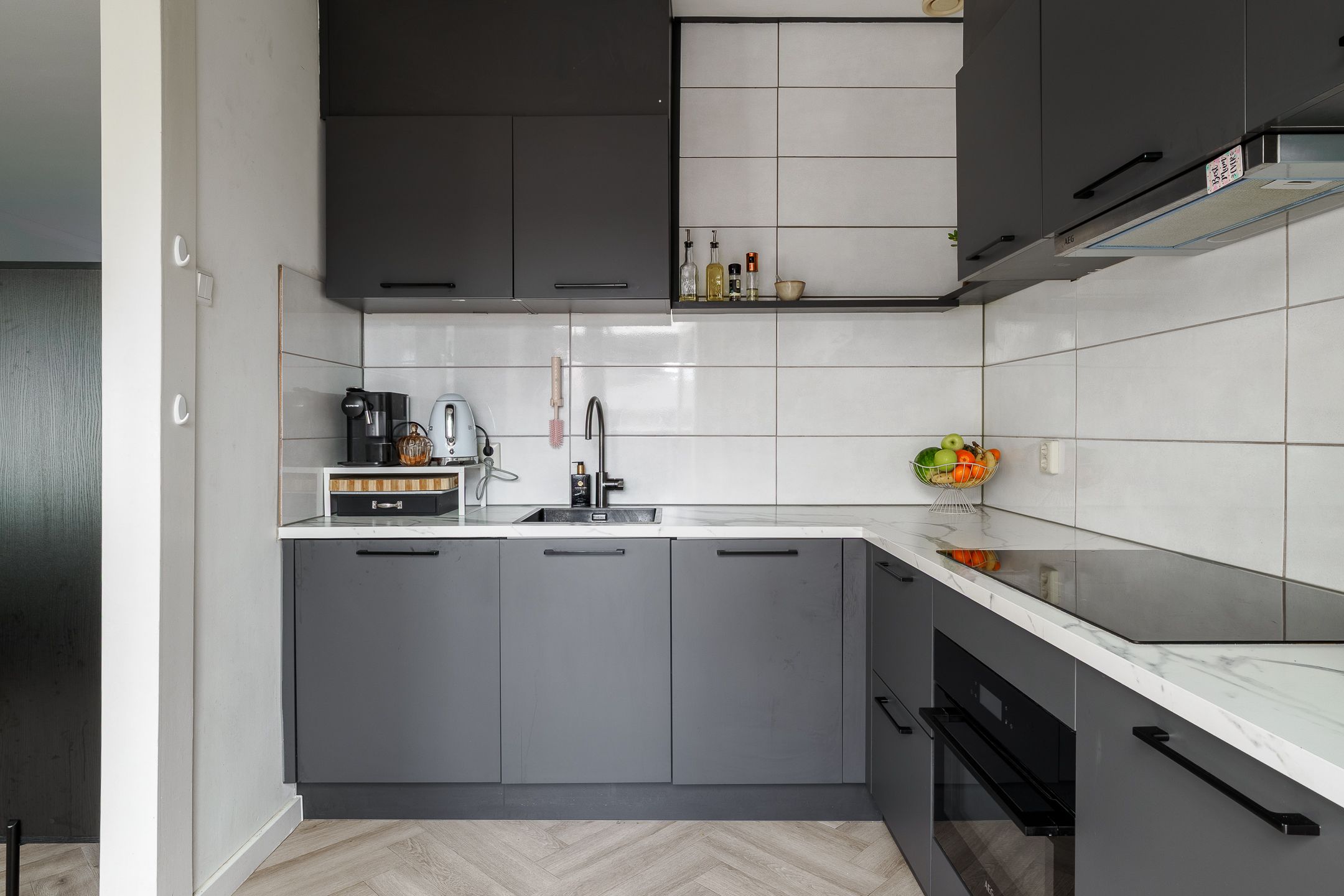 Photo 12 of E. du Perronstraat 3