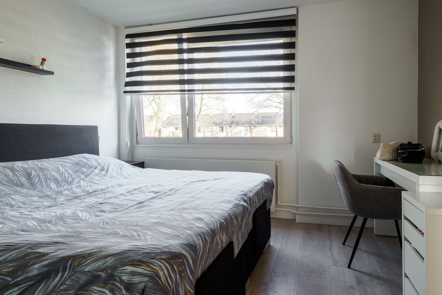 Photo 19 of E. du Perronstraat 3