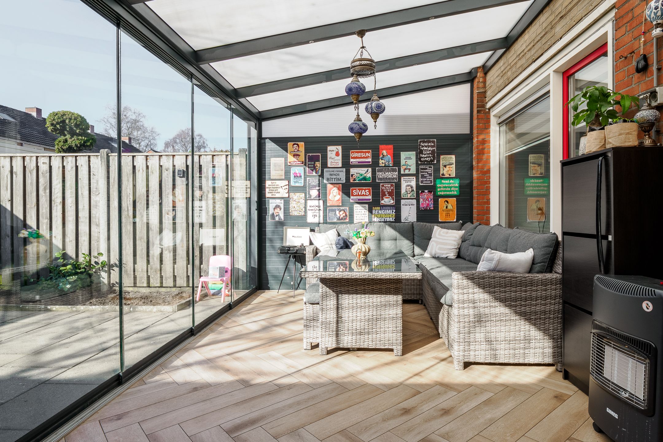 Photo 24 of E. du Perronstraat 3