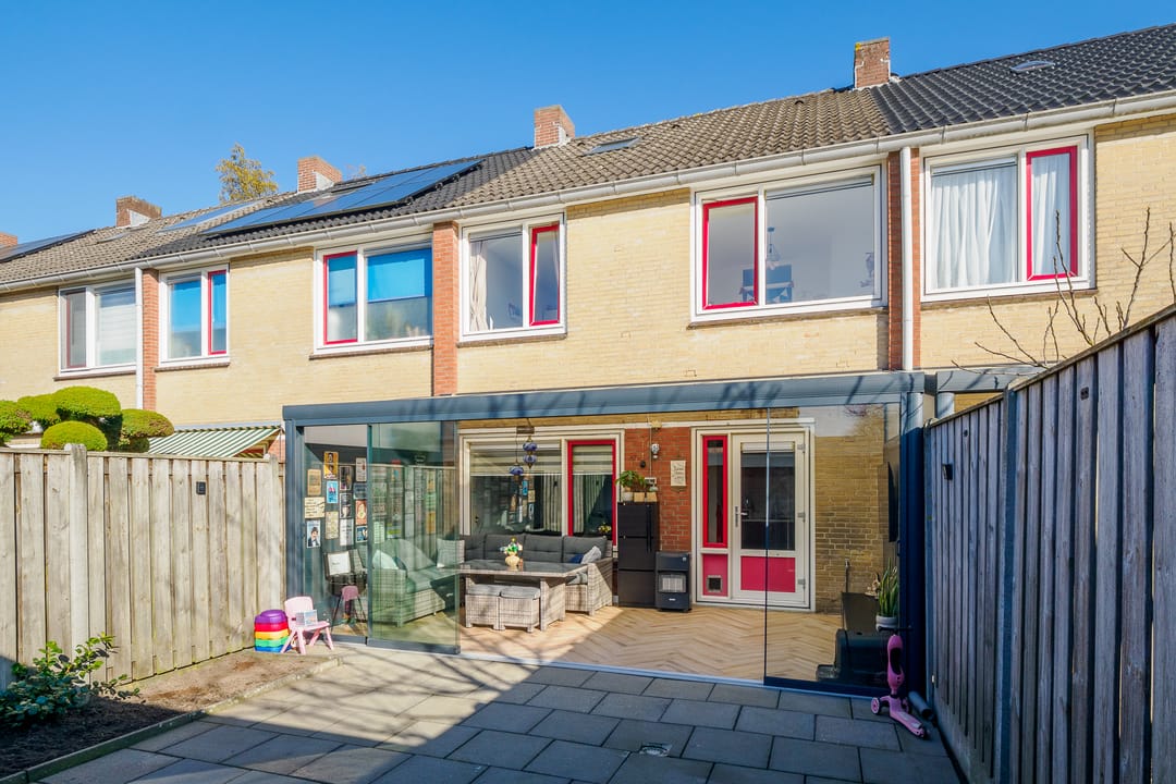 Photo 28 of E. du Perronstraat 3