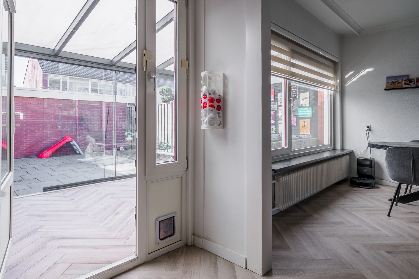 Photo 14 of E. du Perronstraat 3