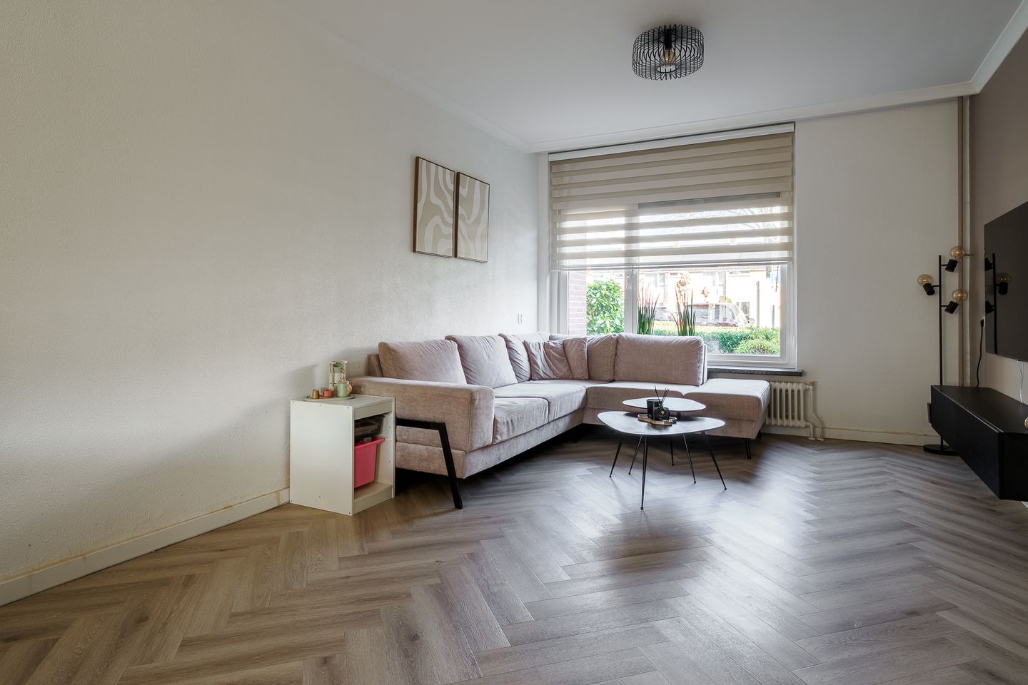 Photo 5 of E. du Perronstraat 3