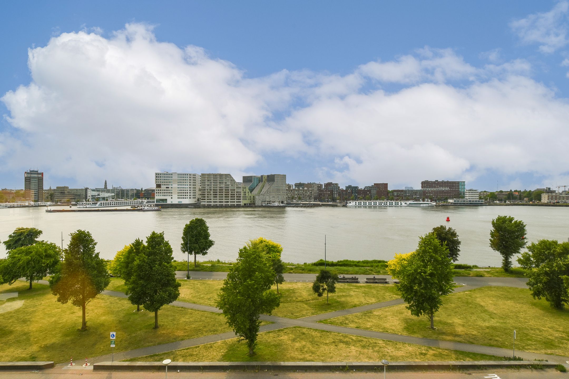 Photo 12 of Spadinalaan 70