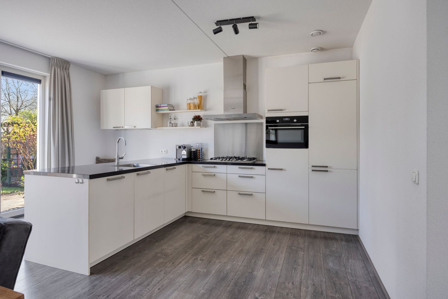 Photo 4 of Presidentperenlaan 7