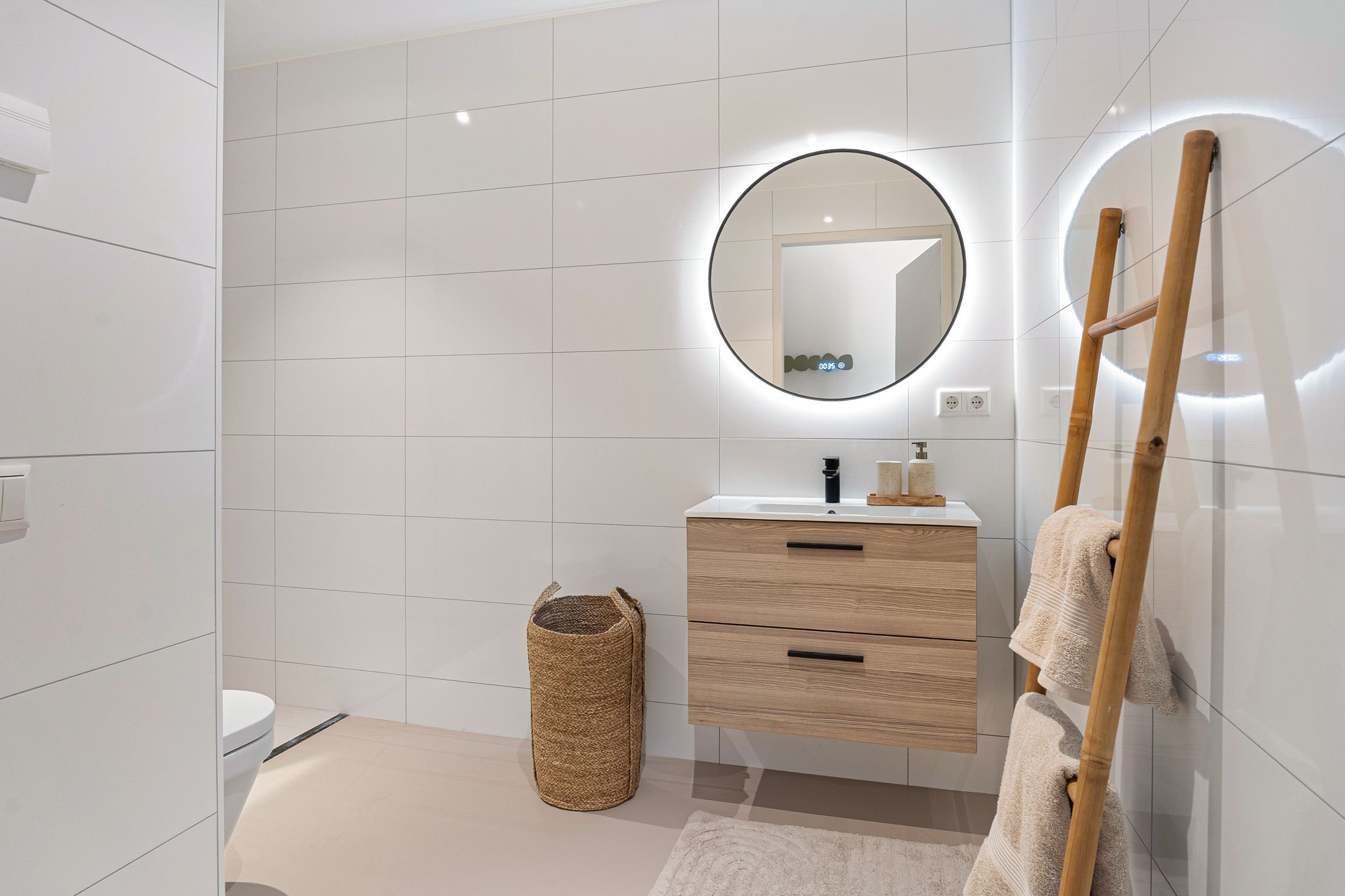 Foto 30 van Rivium 1e straat 61-P