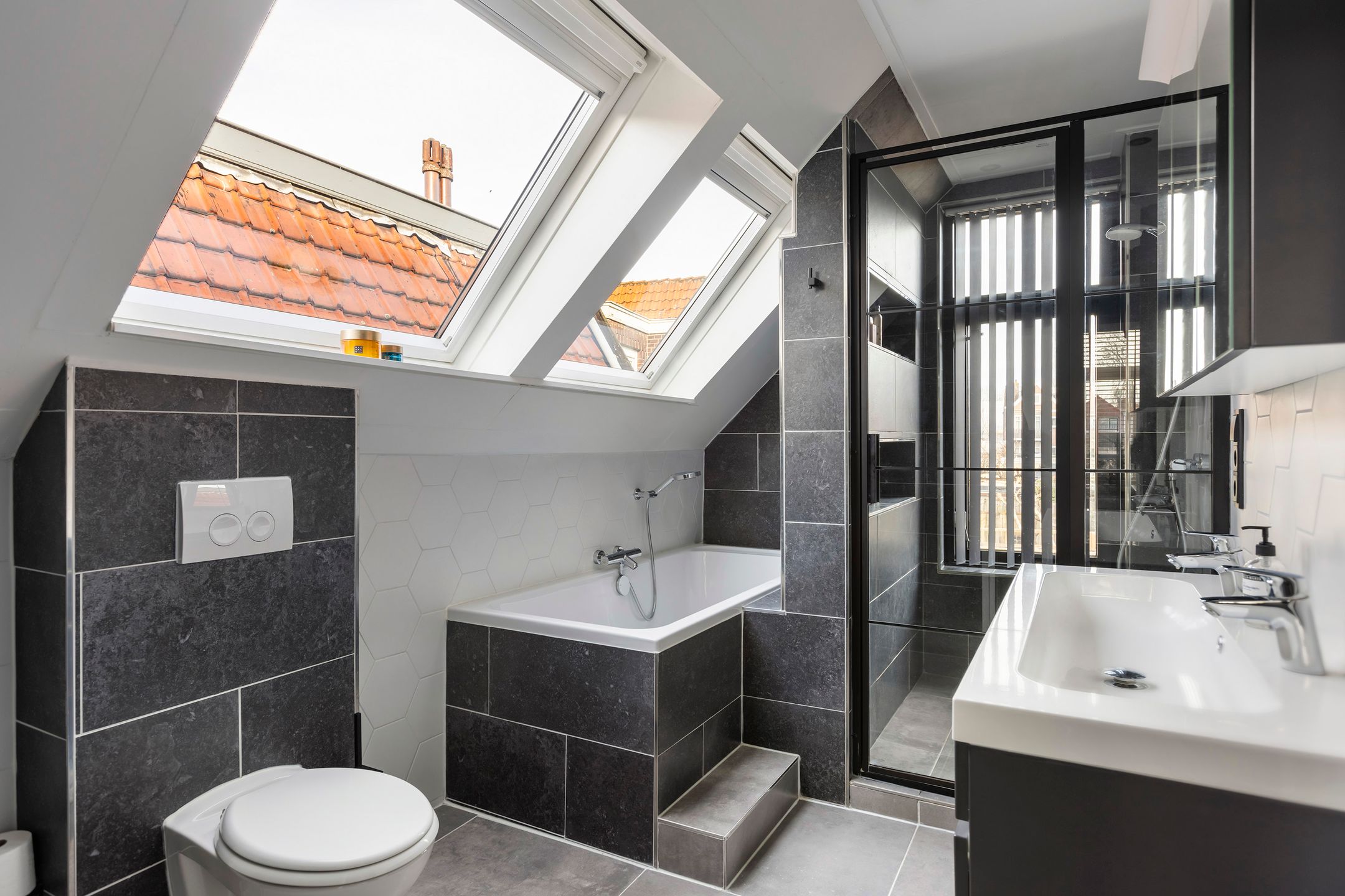 Photo 30 of Oranjestraat 2