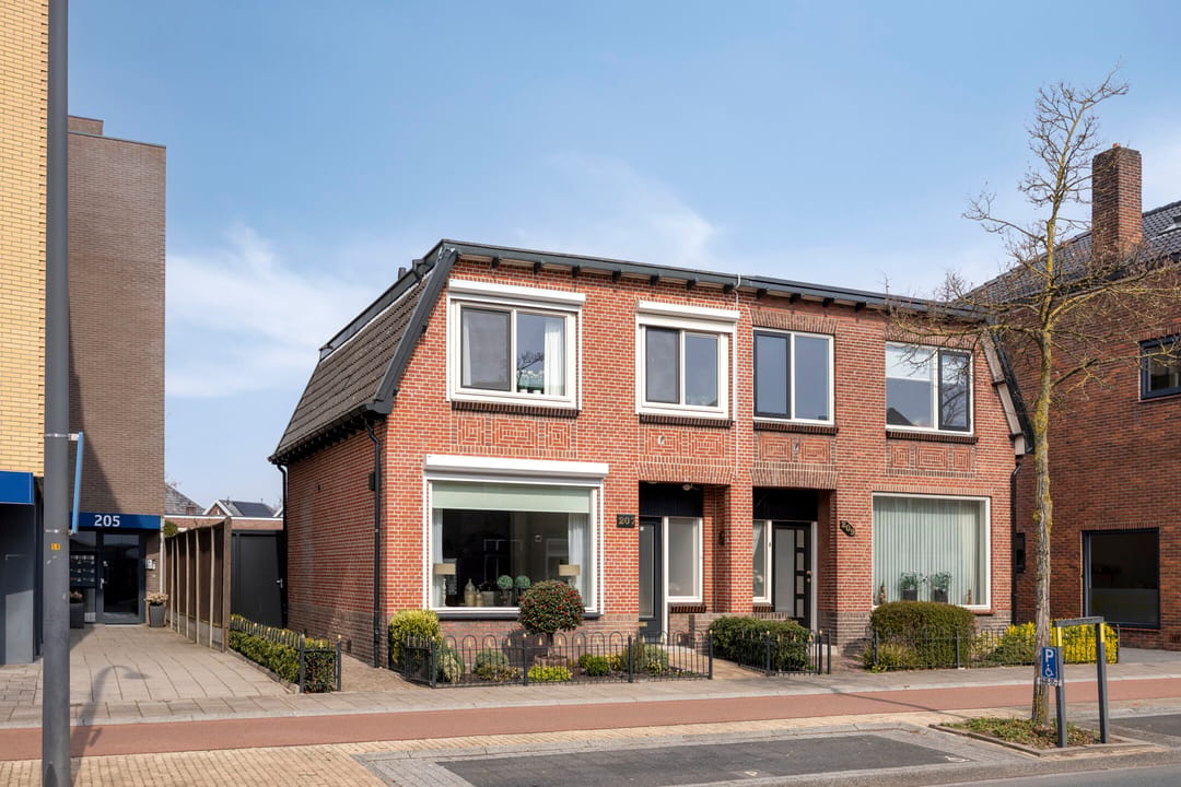 Photo 1 of Oldenzaalsestraat 207