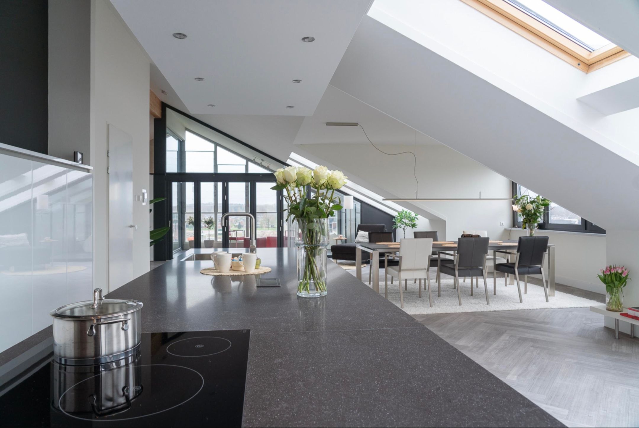 Foto 15 van Stationsplein 45