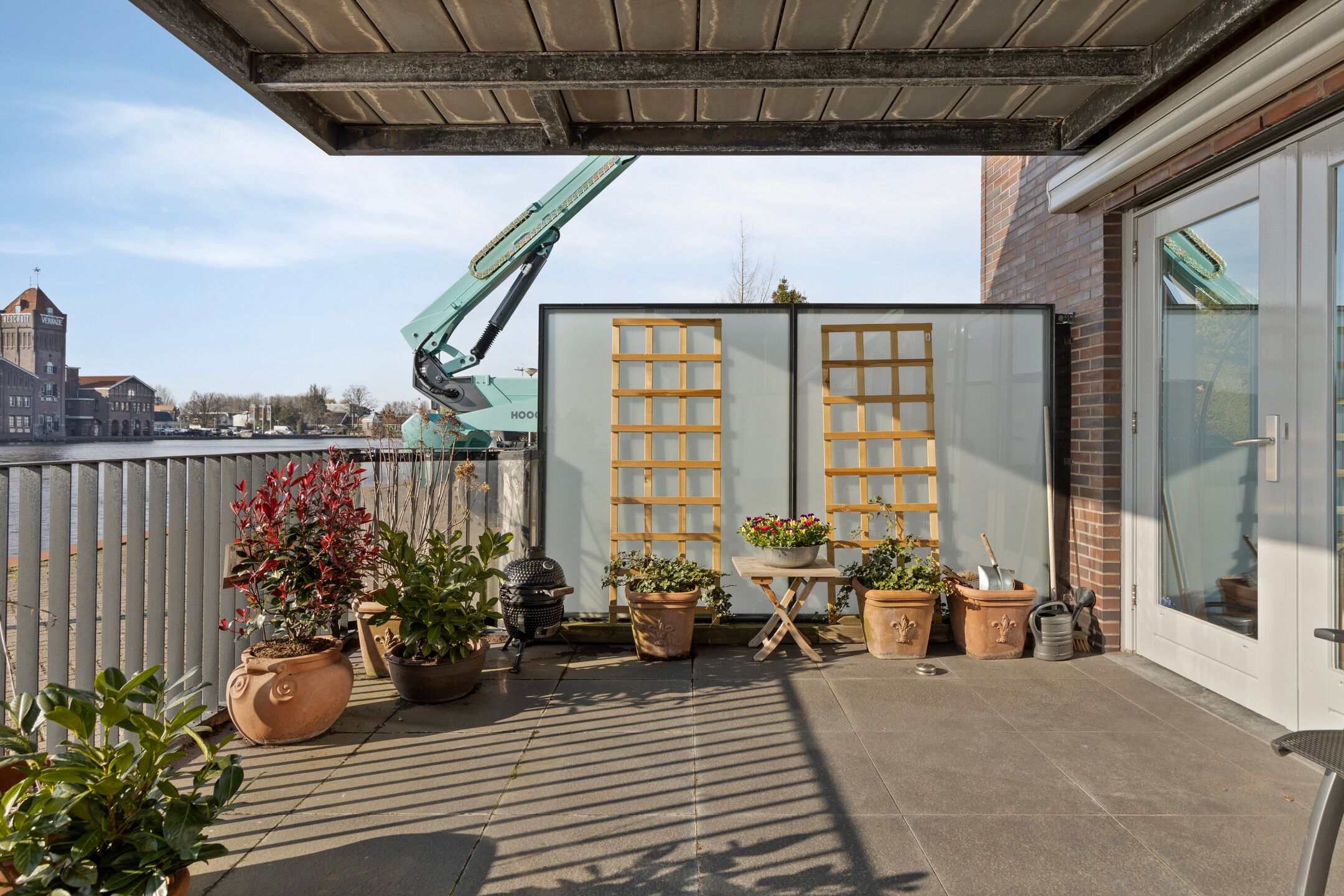 Spacious ground floor apartment with private terrace on the Zaan — 23