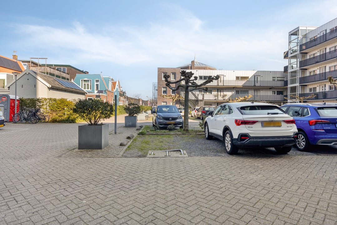 Spacious ground floor apartment with private terrace on the Zaan — 32